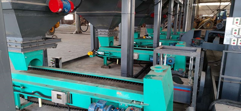 自動(dòng)稱重配料機(jī)：工業(yè)生產(chǎn)可靠、高效、精準(zhǔn)的技術(shù)設(shè)備