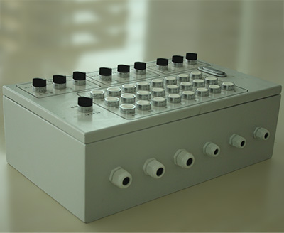 礦井下兩大控制保護(hù)設(shè)備：礦用可編程控制箱和防爆操作臺，實(shí)現(xiàn)無人值守